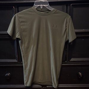 Under Armour Men's Compression Short Sleeve Tee in Army Green
